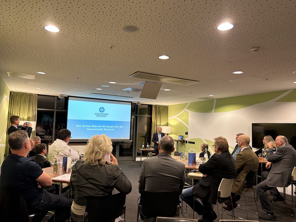 Teilnehmer beim 43. WindEnergy Stammtisch