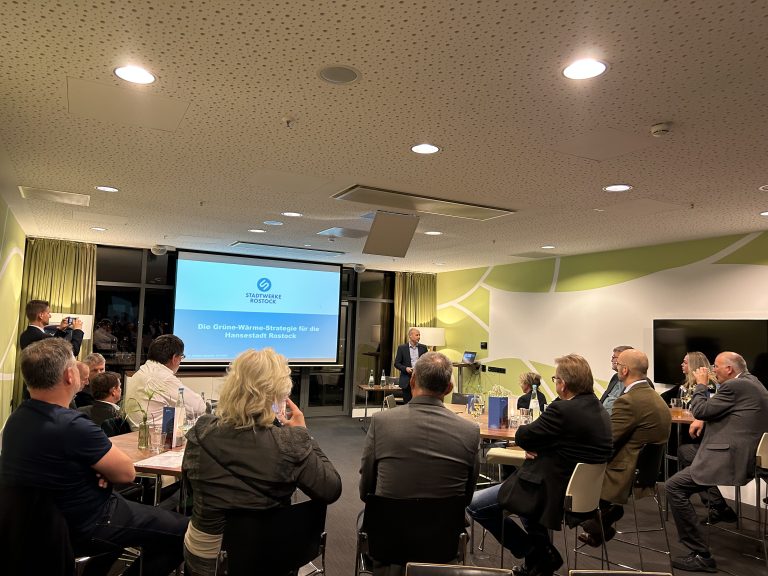 Teilnehmer beim 43. WindEnergy Stammtisch